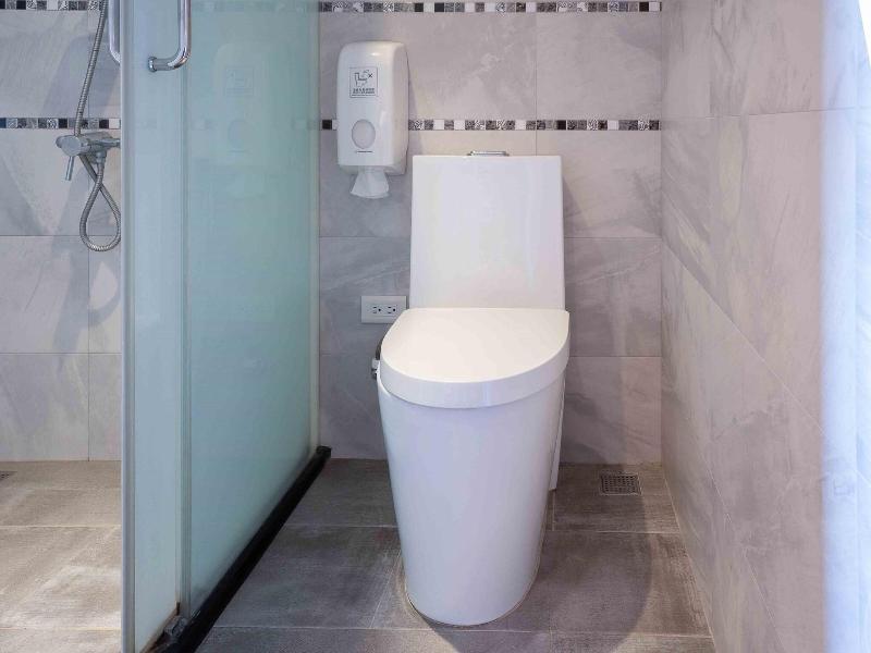 CHECK inn Taichung Ziyou image