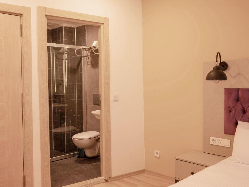 The Lola Hotel image