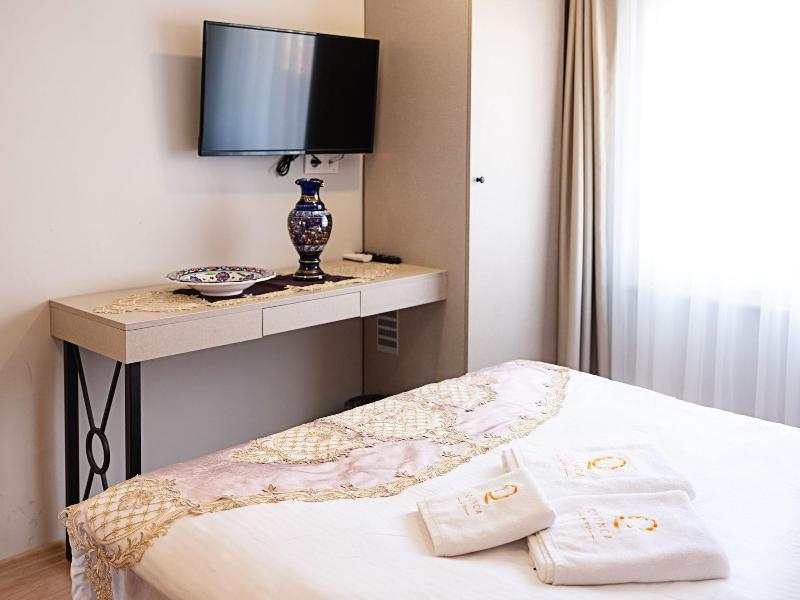 The Lola Hotel image