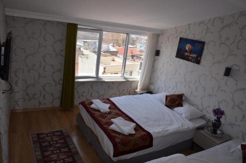 The Lola Hotel image
