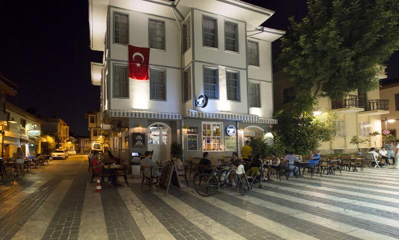 Luna Boutique Hotel image