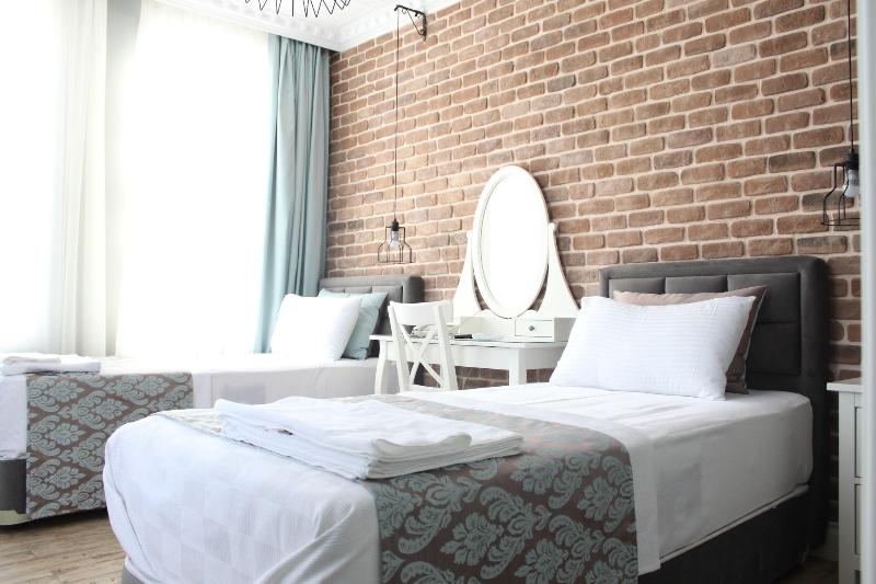 Luna Boutique Hotel image