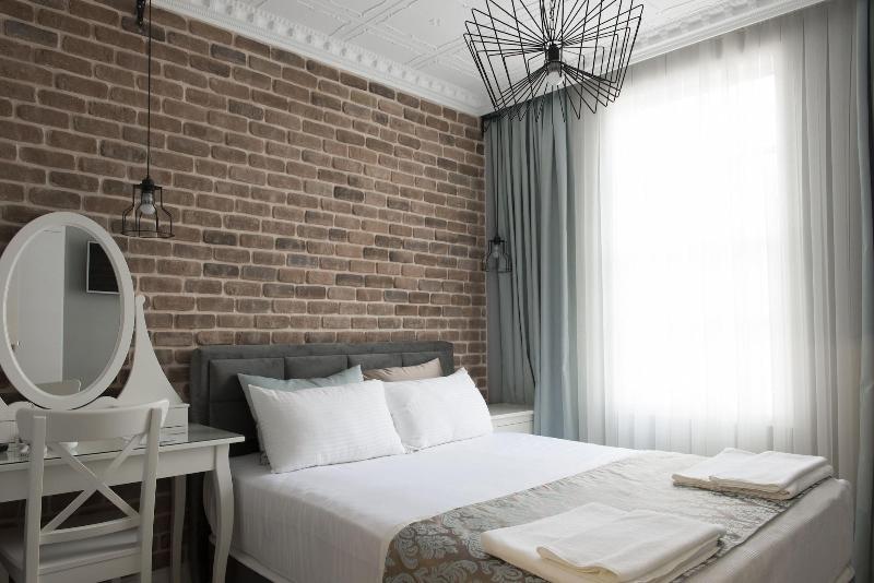 Luna Boutique Hotel image