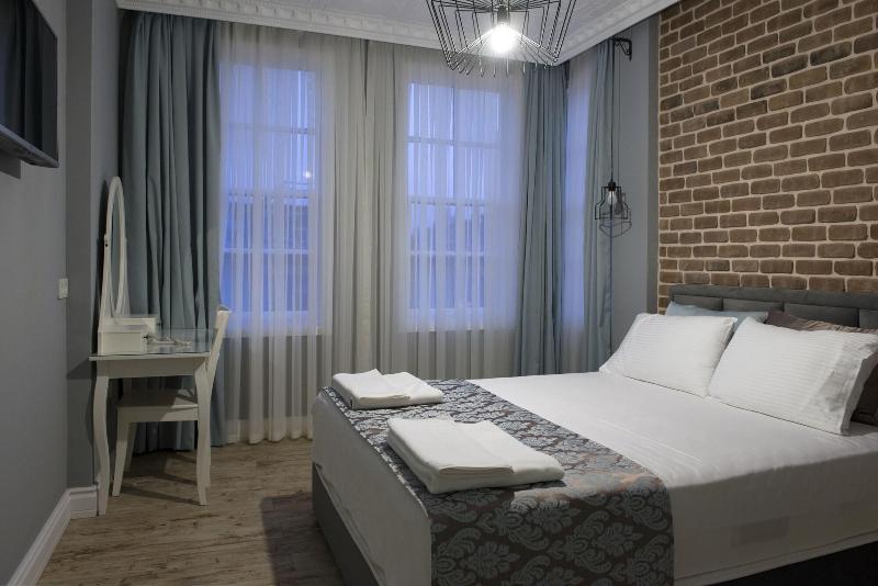 Luna Boutique Hotel image