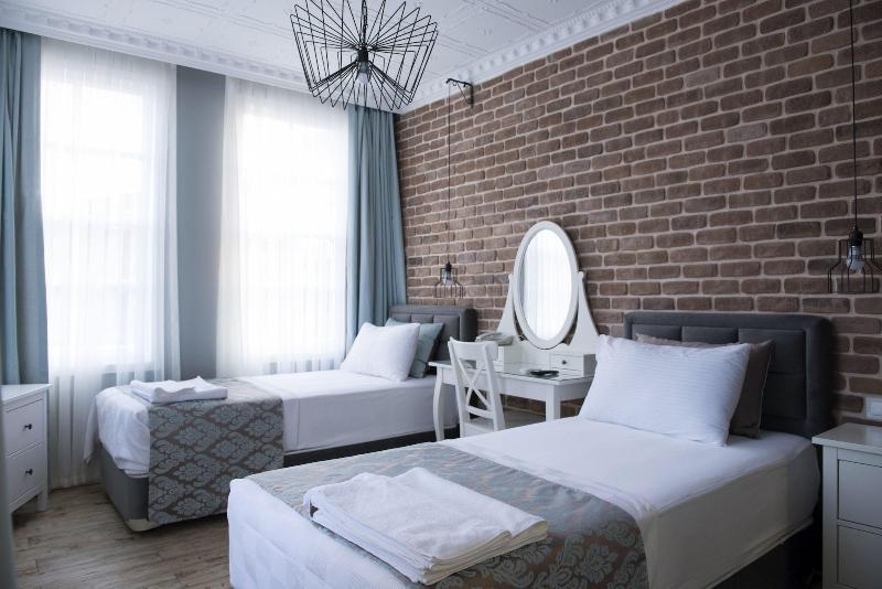 Luna Boutique Hotel image