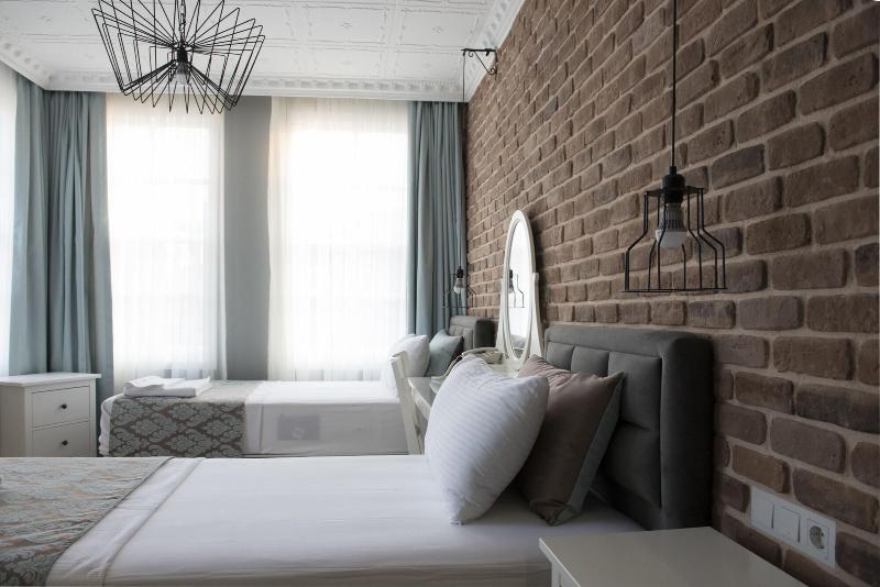 Luna Boutique Hotel image