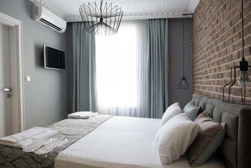 Luna Boutique Hotel image