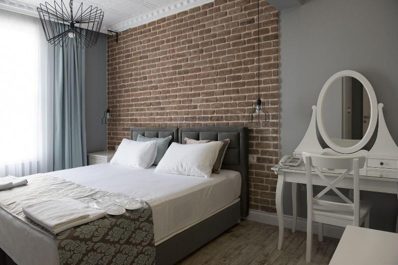 Luna Boutique Hotel image