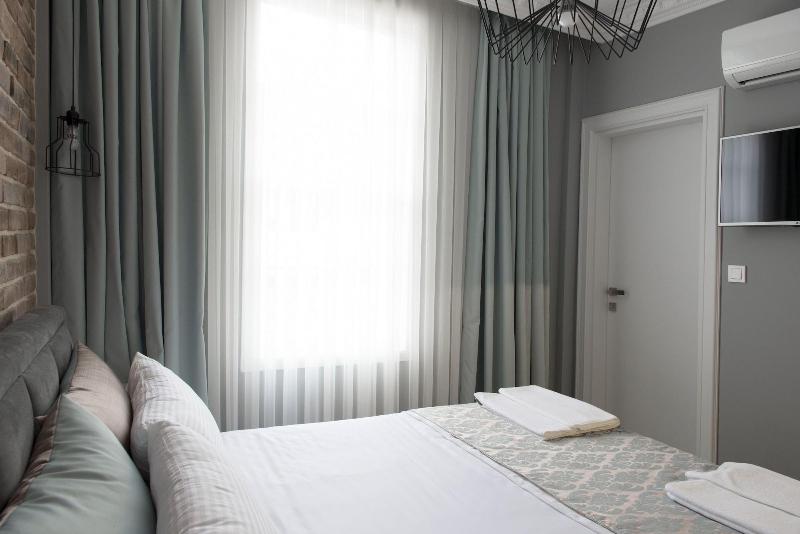 Luna Boutique Hotel image