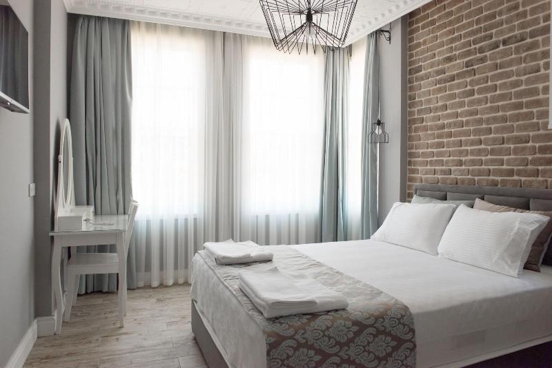 Luna Boutique Hotel image