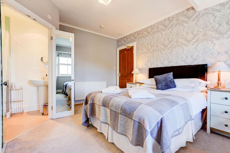 Lyndale Guest House image