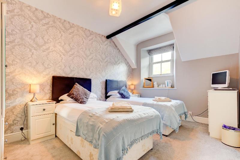 Lyndale Guest House image
