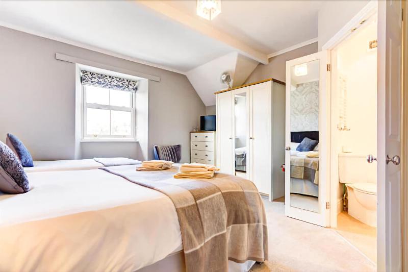 Lyndale Guest House image
