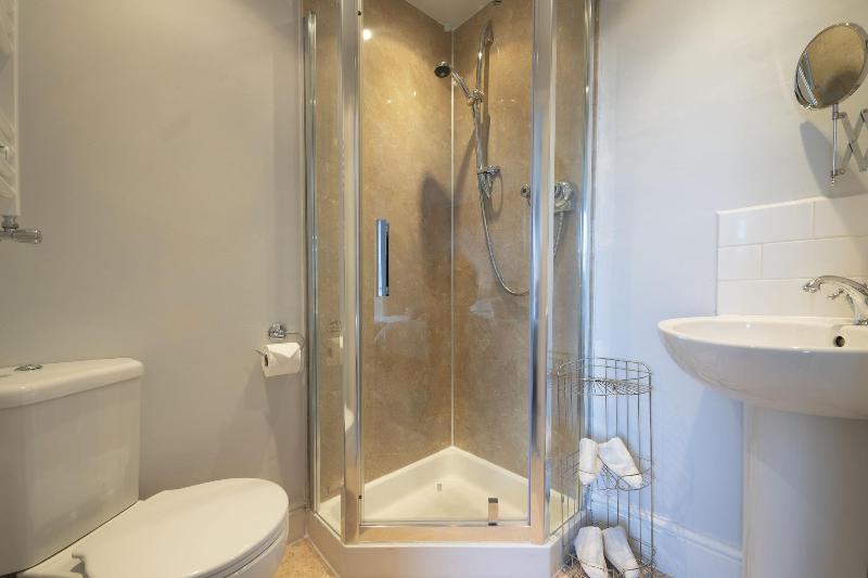 Lyndale Guest House image