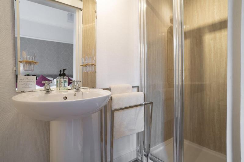 Lyndale Guest House image