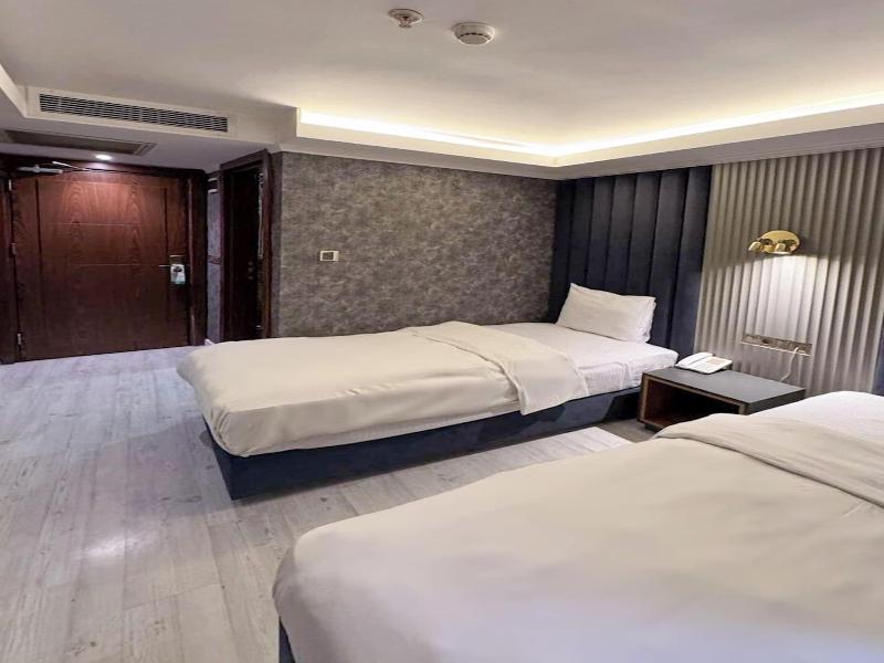 Sultan City Hotel image