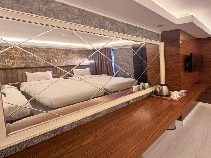 Sultan City Hotel image