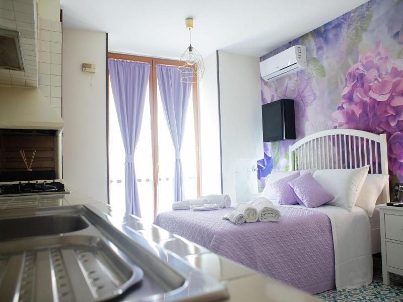 Bed Boutique Napoli Colors image