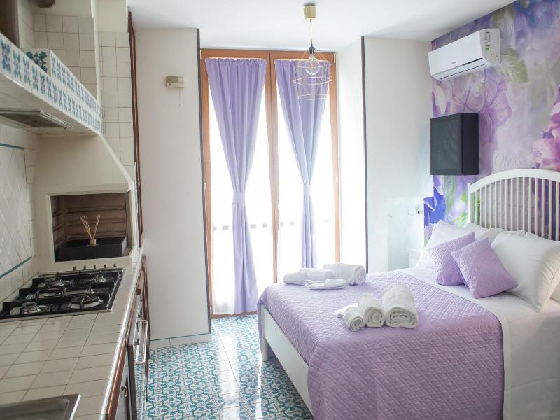 Bed Boutique Napoli Colors image