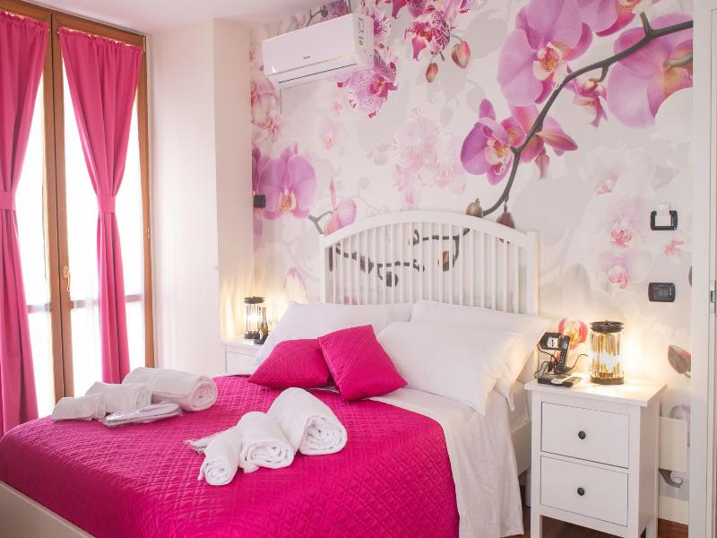 Bed Boutique Napoli Colors image