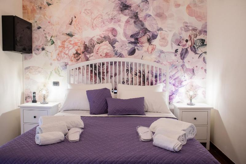 Bed Boutique Napoli Colors image