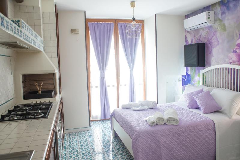 Bed Boutique Napoli Colors image