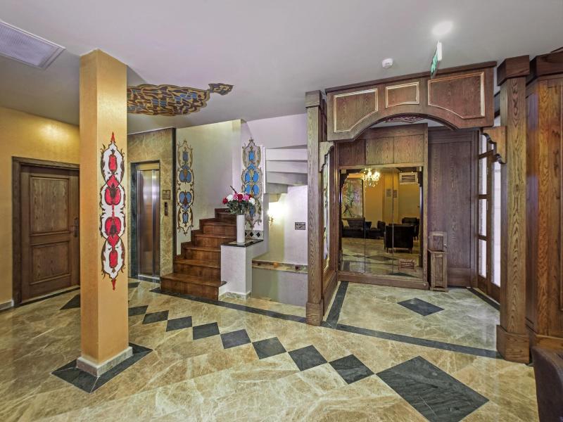 Perapolis Hotel image