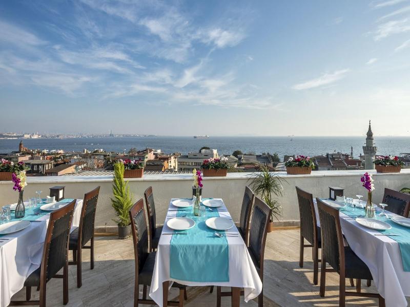 Perapolis Hotel image