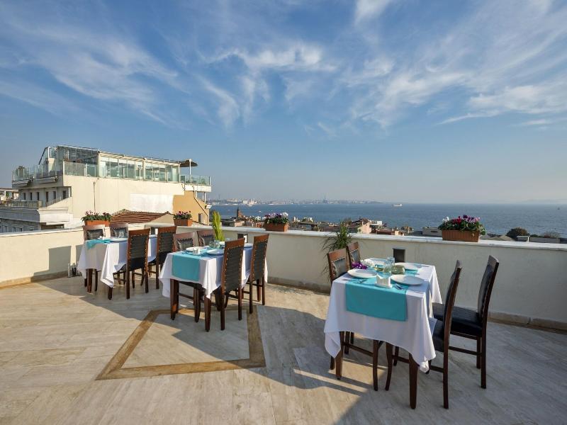 Perapolis Hotel image