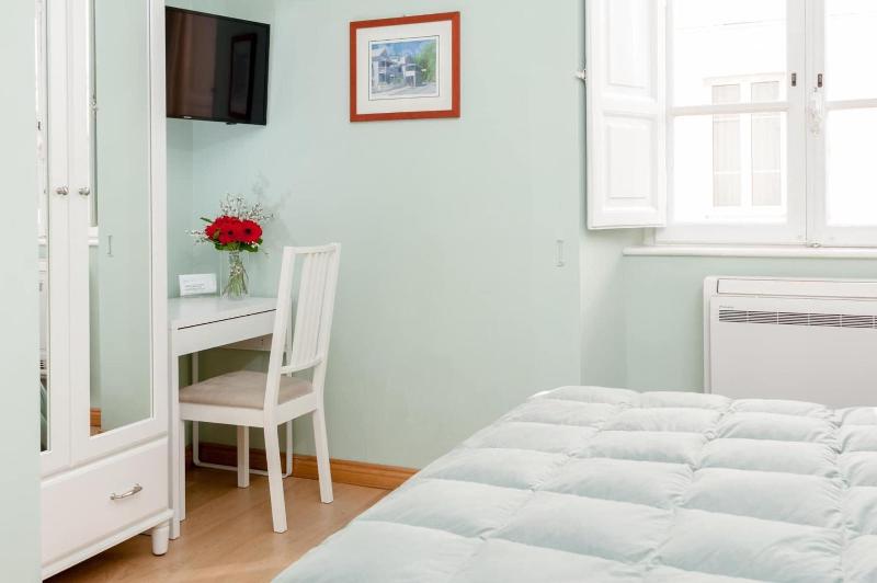 Mybedcavour image