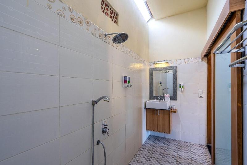 Bali Nusa Villa Lembongan image