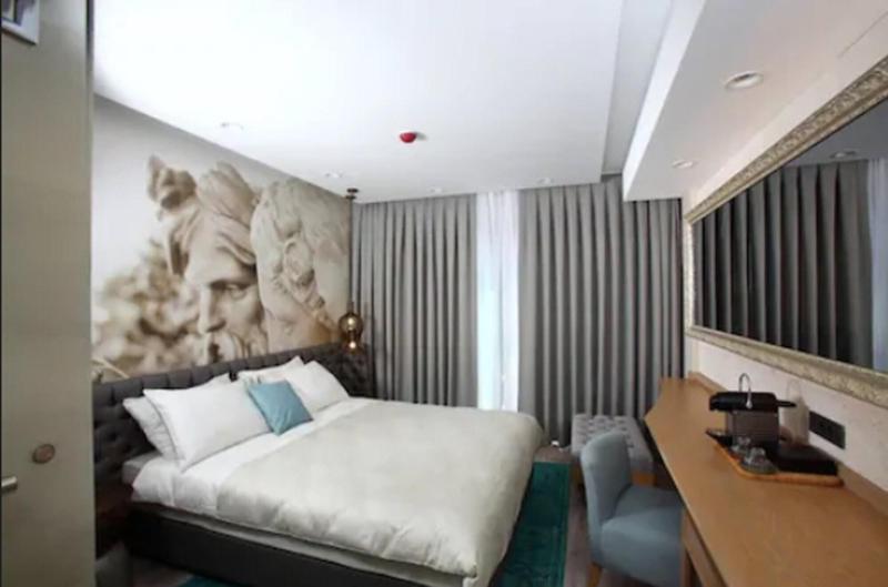 Eskiceshme - Adults Only