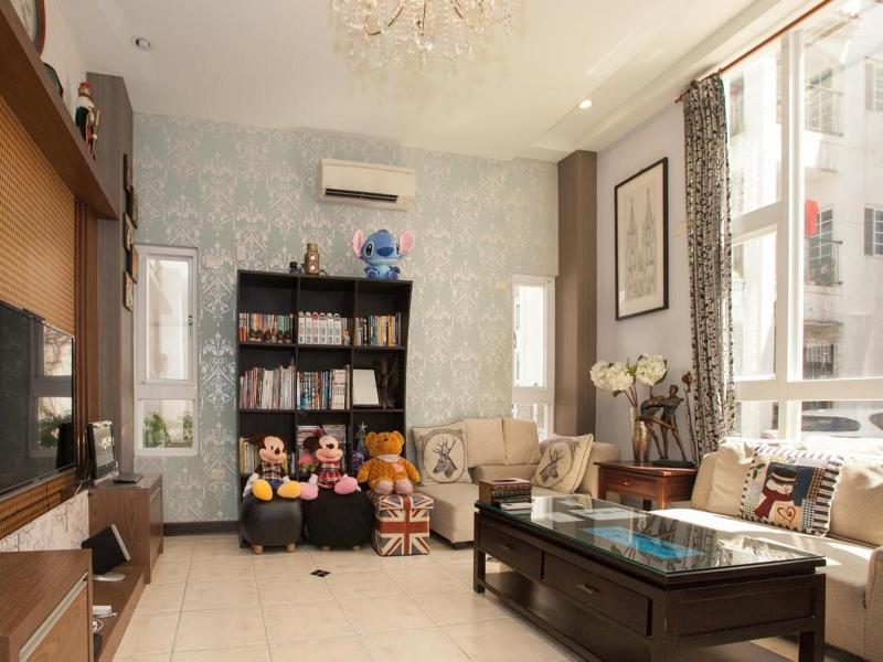 White Cotton Candy Bed And Breakfast