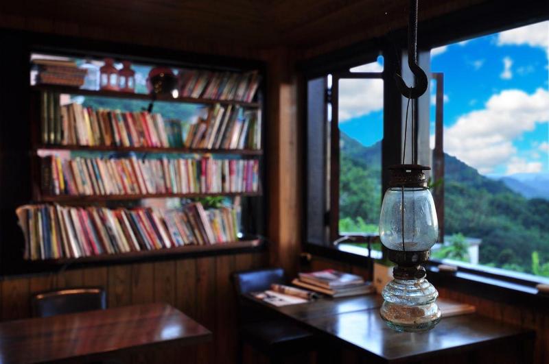 Sunnyroom image