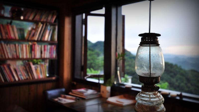 Sunnyroom image