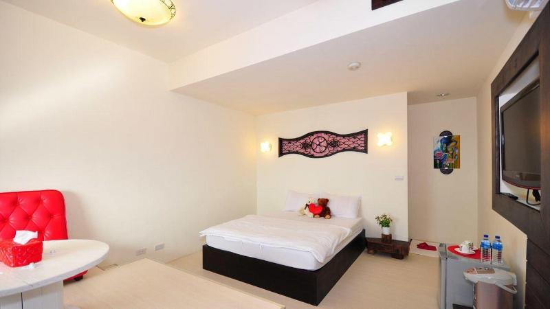 Sunnyroom image