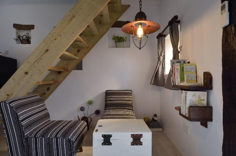 Sunnyroom image