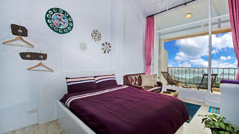 Sunnyroom image