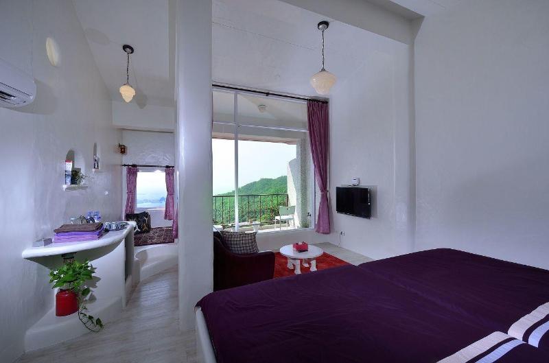 Sunnyroom image