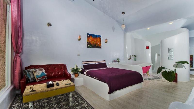 Sunnyroom image