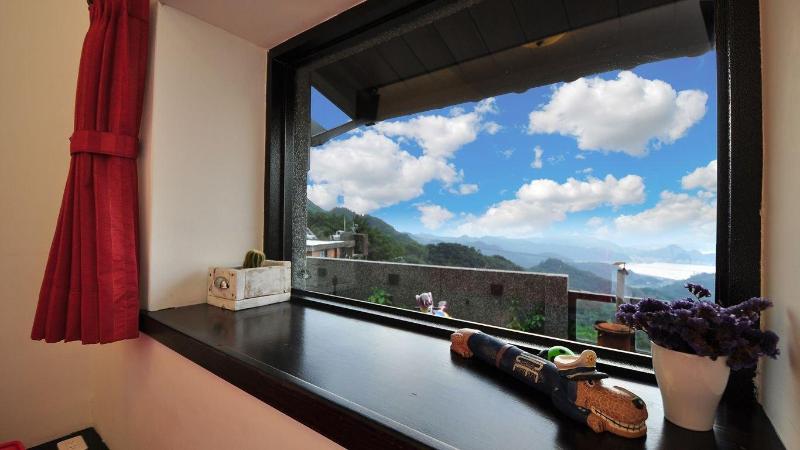 Sunnyroom image
