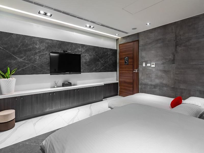 Sun Moon Tea Hotel image