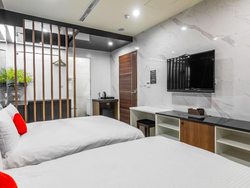 Sun Moon Tea Hotel image