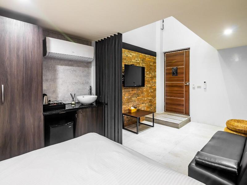 Sun Moon Tea Hotel image
