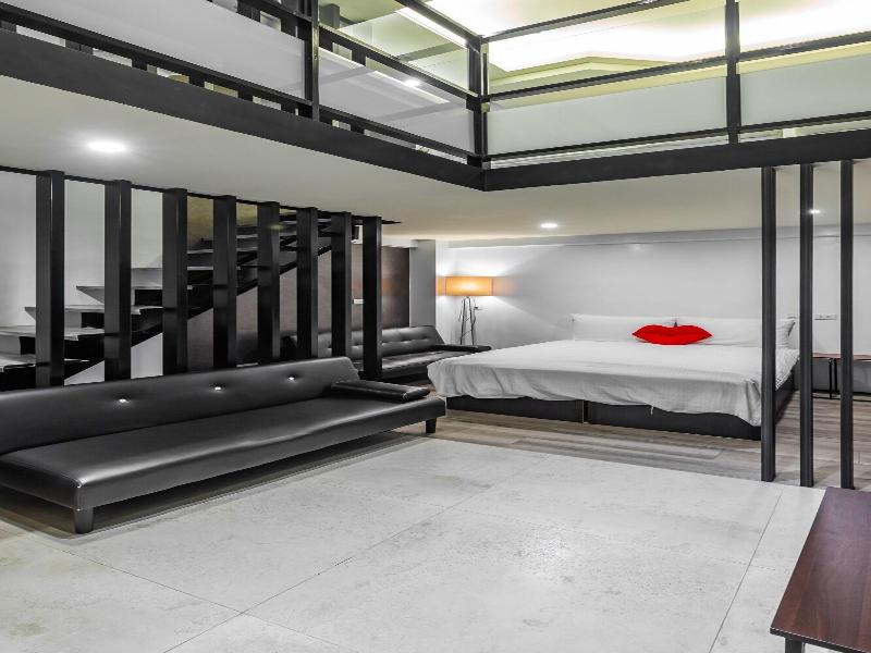 Sun Moon Tea Hotel image
