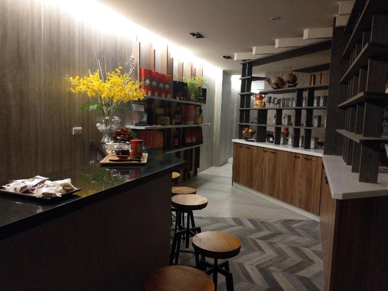 Sun Moon Tea Hotel image