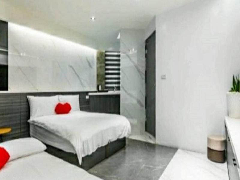 Sun Moon Tea Hotel image