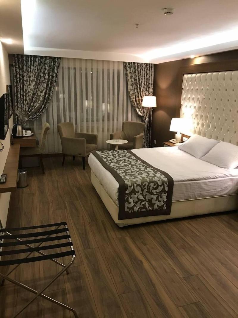 Esila Hotel image