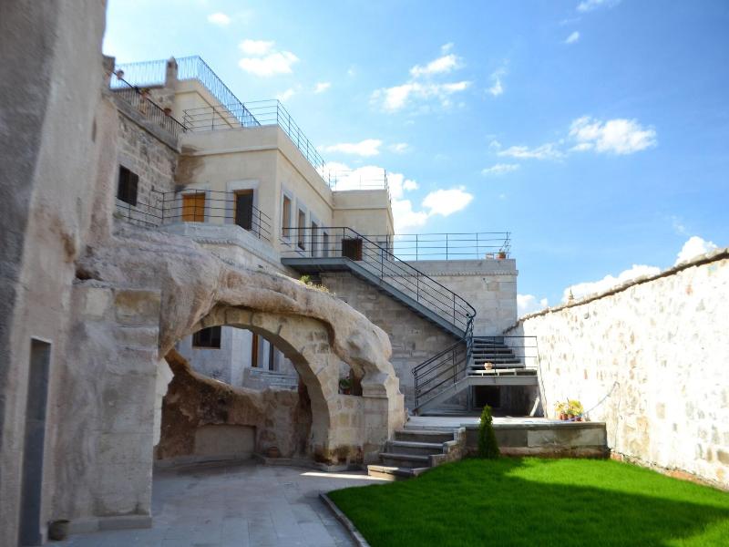 Helike Cave Hotel