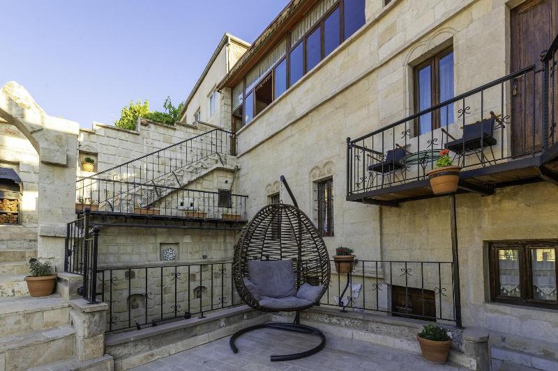 Mystic Cave House Hotel image
